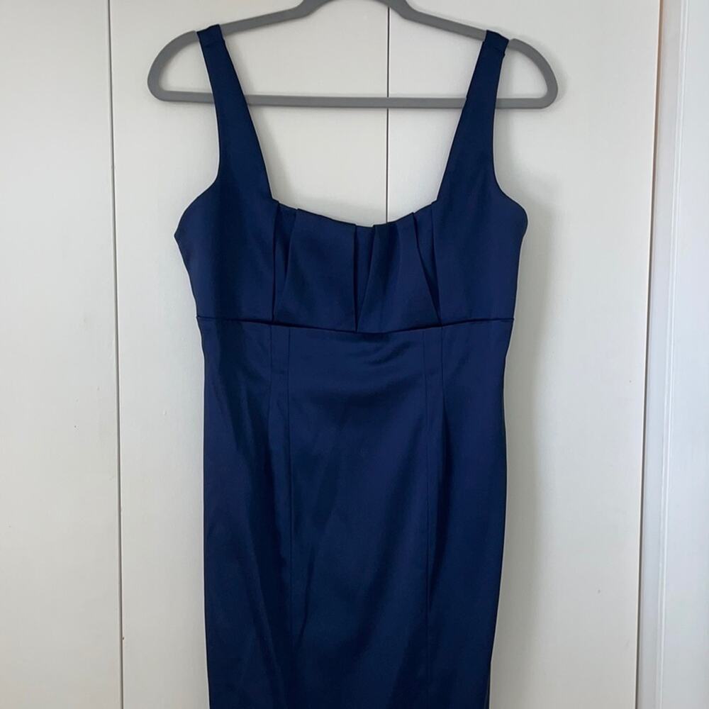 Beautiful Calvin Klein Square Neckline Sleeveless Dress